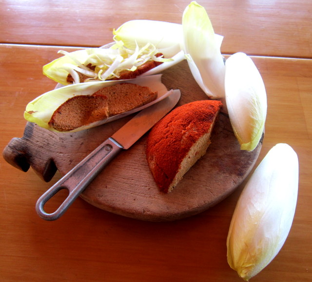 Formaggio vegan – crudista, di semi, aromatizzato alla Paprika