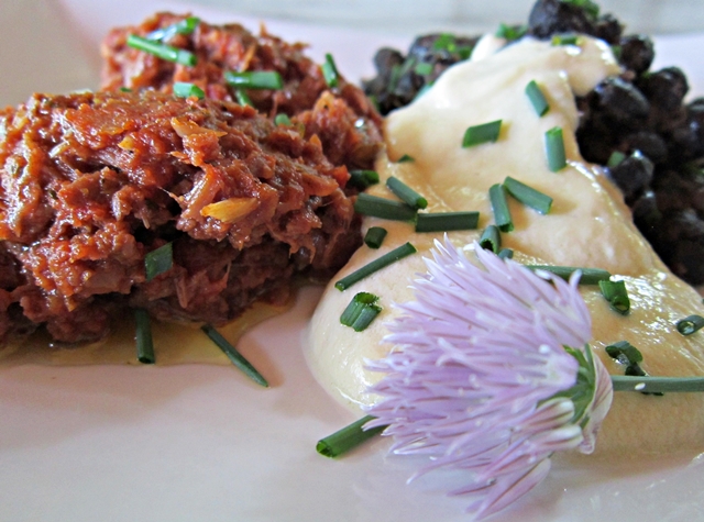 Jack_Fruit_speziato_con-fagioli_neri_e_panna_acida_vegetale